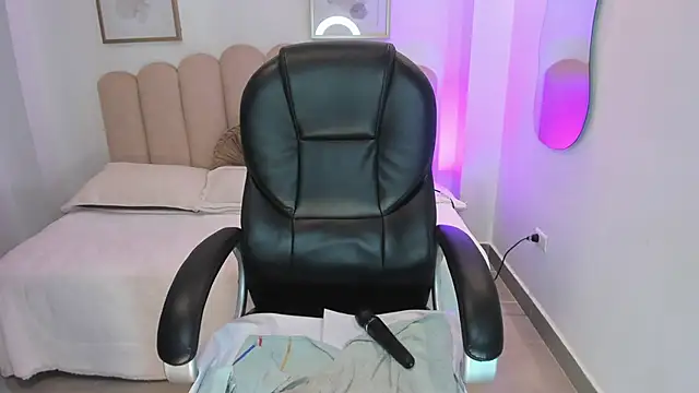 alana martiins online show from February 20, 6:26 am