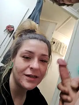 xKittenPawz online show from December 16, 6:41 am