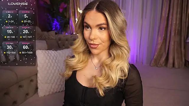 ChloeVelvetx online show from December 13, 9:32 pm