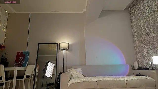 yoursecretloveee online show from February 3, 2:11 pm