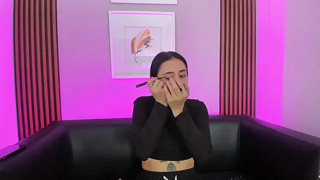 Ariana collinss online show from July 15, 11:37 am