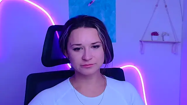 Melodie Aster online show from December 21, 12:20 pm