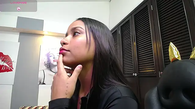 priya raj  online show from December 16, 8:04 pm