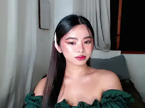 voganmarie online show from December 4, 4:19 pm