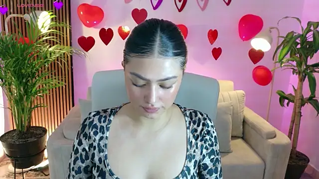 victoria   moon online show from February 17, 1:21 pm