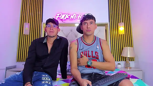 BISEX BOYS online show from December 4, 6:15 am