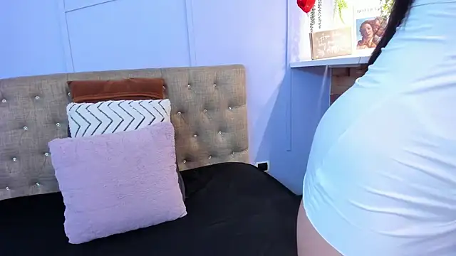 maiterivas online show from December 17, 7:18 pm