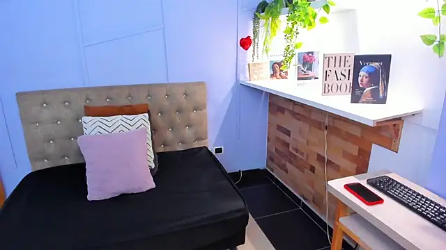 maiterivas online show from December 15, 8:03 pm