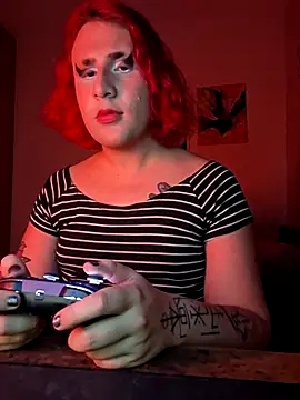 alien ate red online show from December 17, 1:11 am