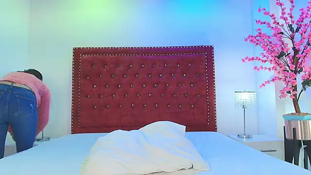 Velora nigth online show from February 9, 11:56 am