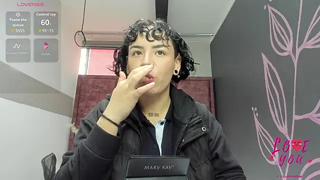 Kiara Fox   online show from March 16, 8:24 pm