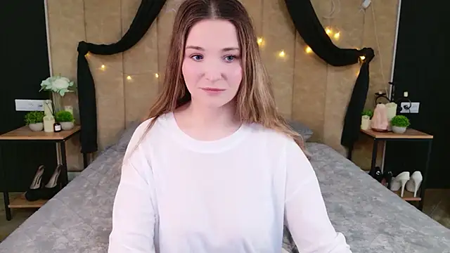 Lina Sinerz online show from March 9, 8:45 pm