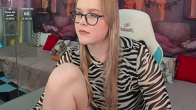 SallyPratt online show from December 5, 1:01 pm