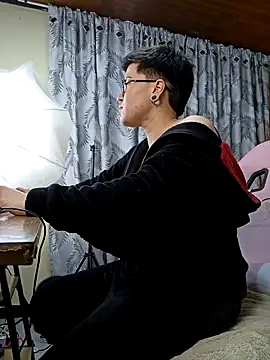 geminis xxx online show from April 22, 4:31 am