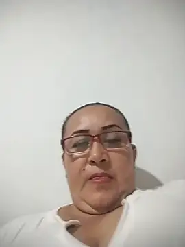 Nini Love  online show from April 6, 5:19 am