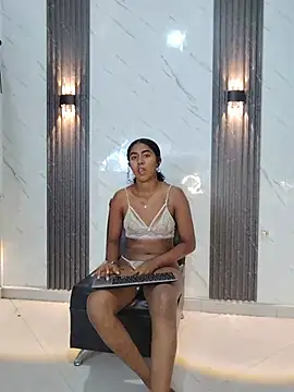 CaramelDesire online show from May 24, 3:05 am