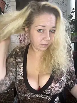 JenniferCarmen online show from March 7, 7:59 am