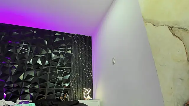 AriadnaLoren online show from April 6, 4:46 am