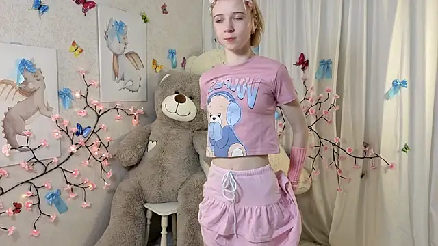 ViollaBloom online show from December 22, 2:58 am