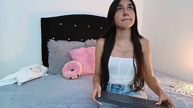 Mimi Glow online show from February 19, 7:46 pm