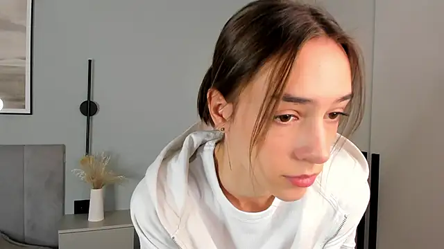 MelitaZmijewski online show from December 15, 8:08 am