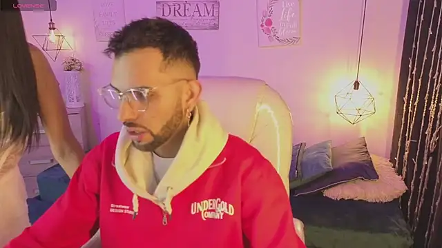 annie and ryan online show from February 1, 4:44 am