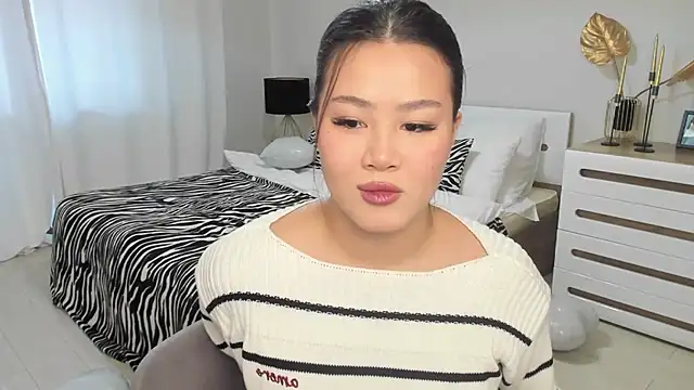 Brunette Charm online show from February 11, 11:33 am