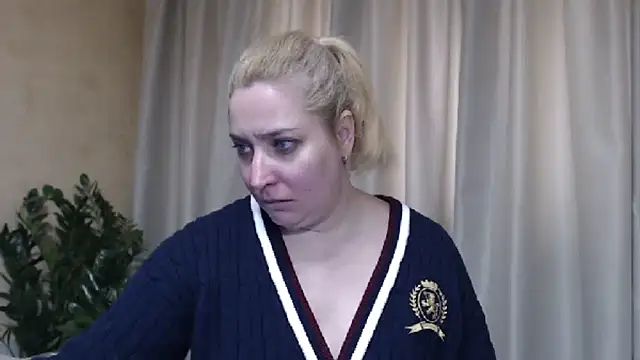 sweetpussy13 online show from February 28, 7:52 am