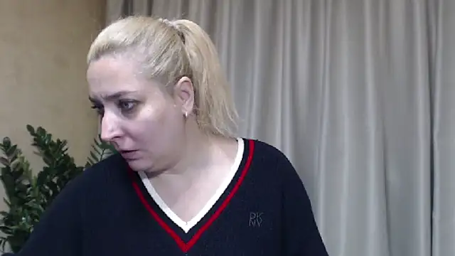 sweetpussy13 online show from November 15, 8:15 am