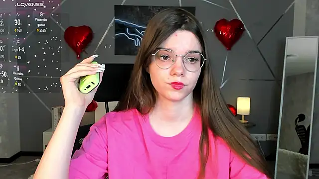 miss  evelyne online show from February 13, 7:54 am