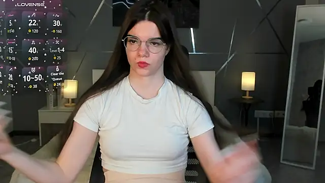 miss  evelyne online show from February 7, 1:53 am