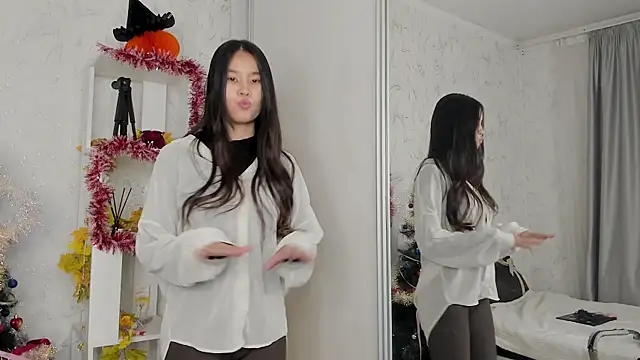 amiya cute online show from December 22, 1:14 pm