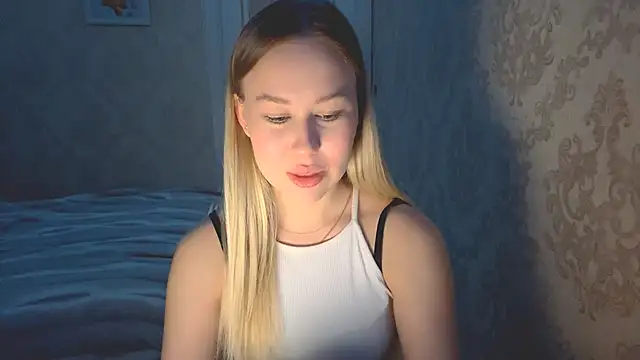 LashandraGiacomelli online show from December 15, 4:34 pm