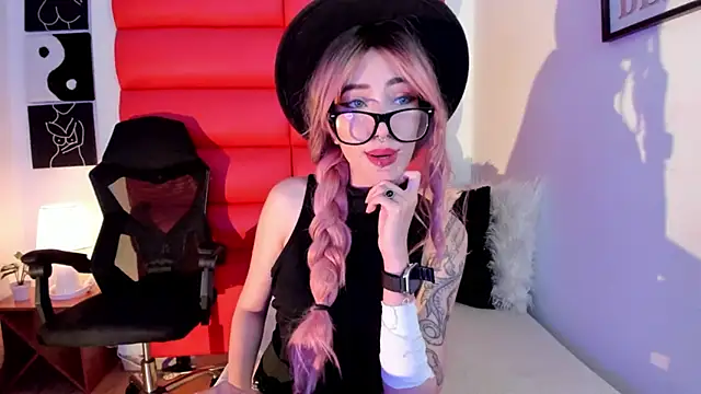 Oliviamonroex18 online show from January 10, 2:27 am