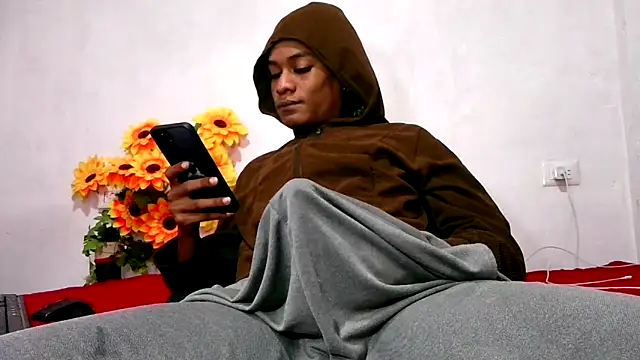 SantiMiller online show from December 19, 7:06 pm