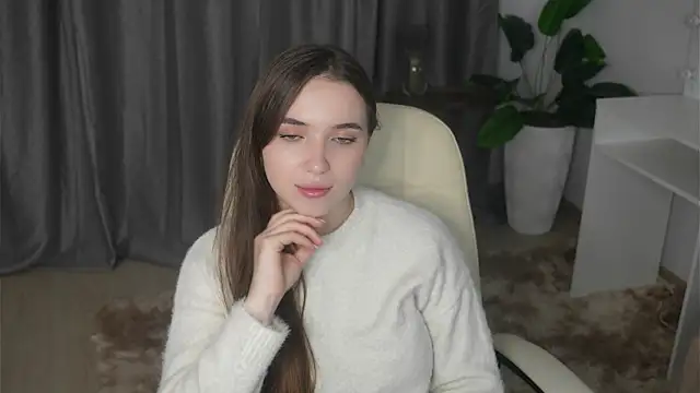 SachikoStratis online show from December 18, 8:30 am