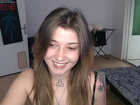 AlienforTwenty online show from December 22, 10:51 am