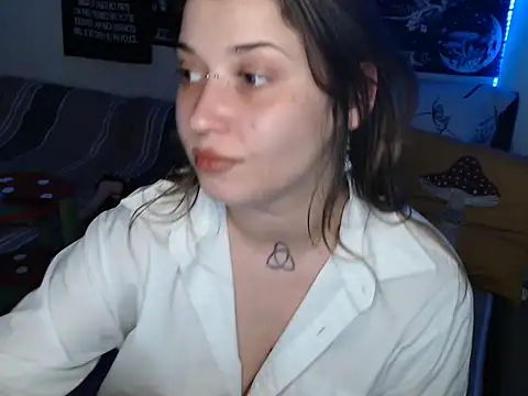 AlienforTwenty online show from February 4, 7:28 pm