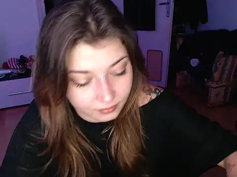 AlienforTwenty online show from December 14, 6:52 am