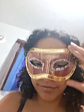 LolaAndBugs  online show from December 20, 5:28 pm