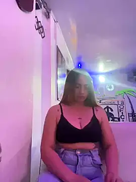 Sexy sara outdoors online show from December 18, 10:58 pm