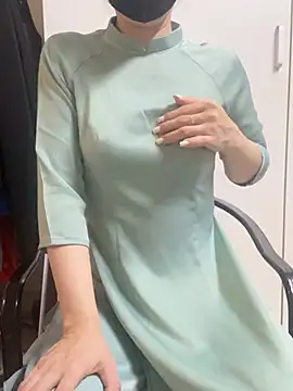 bi biii online show from April 17, 1:51 am