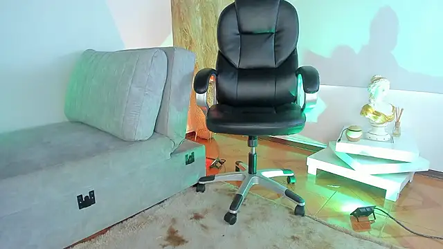 Amelie Wine online show from March 24, 4:34 pm