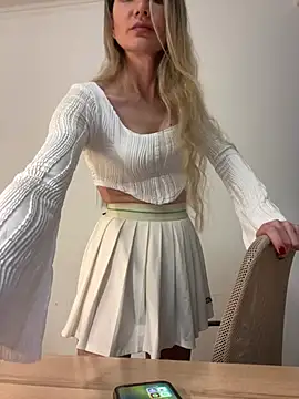 1Moonlight1 online show from January 17, 8:05 pm