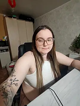 Elyslis online show from December 17, 7:40 pm