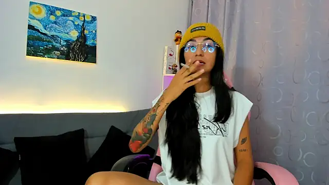 luna martii online show from December 20, 3:54 am