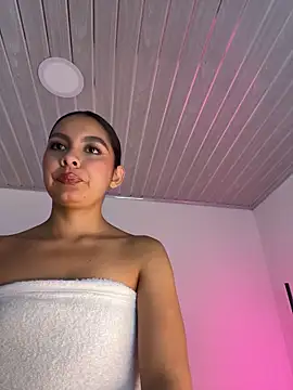 Nicollewest1 online show from March 17, 1:53 am