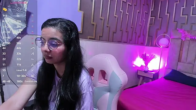 lia morel online show from December 19, 1:14 pm