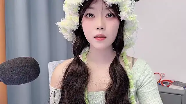 smalldaisy online show from March 19, 5:56 am