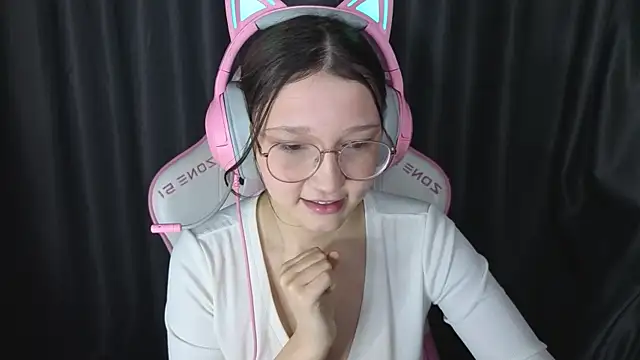 Pink-Aura- online show from January 11, 8:14 pm